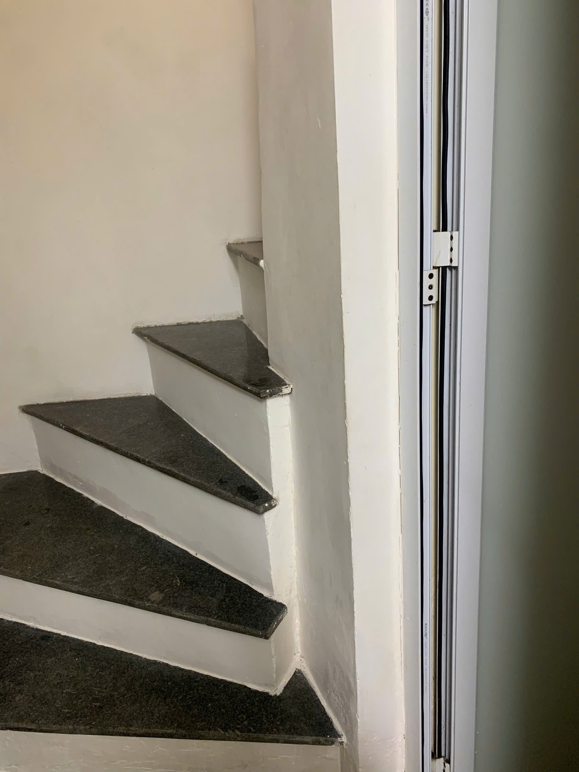 Cho thuê nhà nguyên căn ngõ 239 Ngõ Khâm, 35m2 x 2 tầng, 2 ngủ, 1 wc, 9 triệu - Ảnh 1